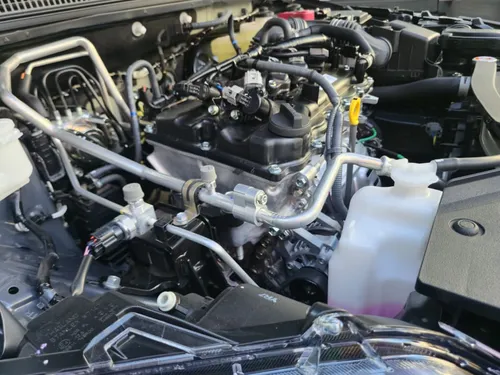 Toyota Yaris E 2025 Gris Caracas