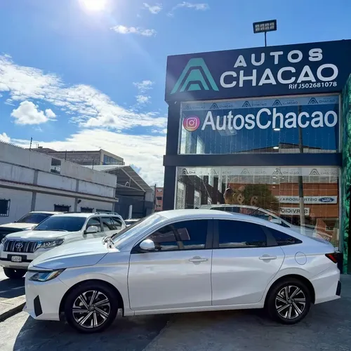 Toyota Yaris E 2025 Blanco Caracas