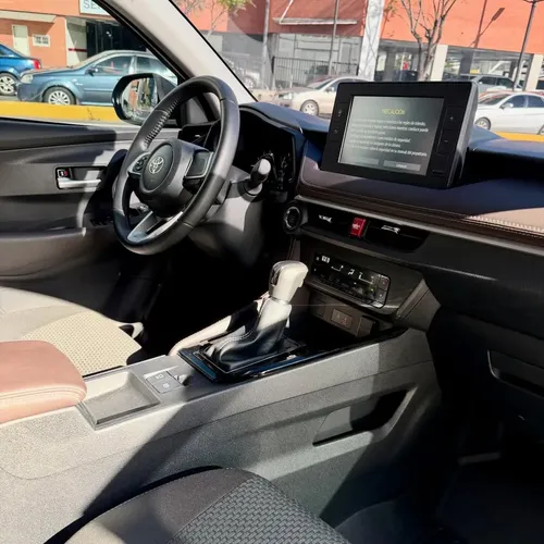 Toyota Yaris E 2025 Blanco Caracas