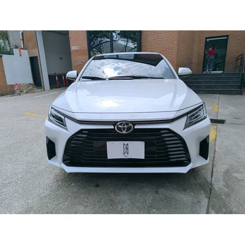 Toyota Yaris E 2025 Blanco Caracas