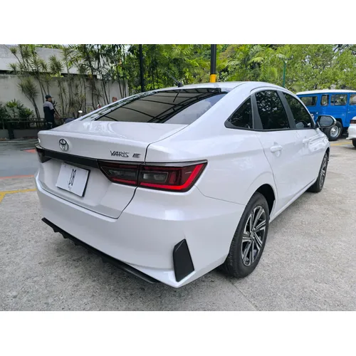 Toyota Yaris E 2025 Blanco Caracas