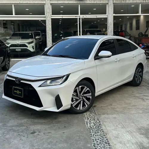 Toyota Yaris E 2024 Blanco Caracas