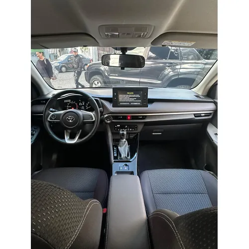 Toyota Yaris E 2024 Blanco Caracas