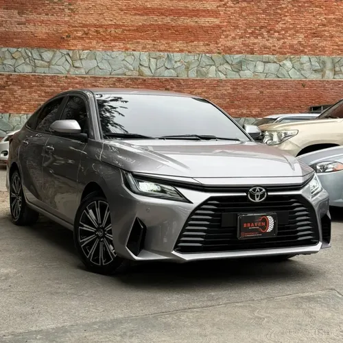 Toyota Yaris G 2024 Plateado Caracas