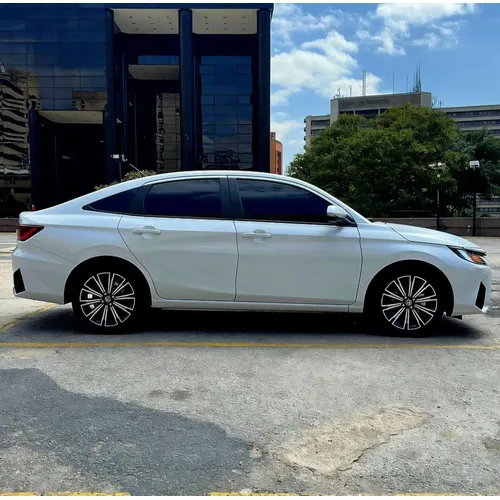 Toyota Yaris G 2025 Blanco Caracas