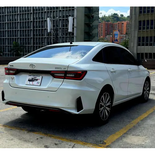 Toyota Yaris G 2025 Blanco Caracas