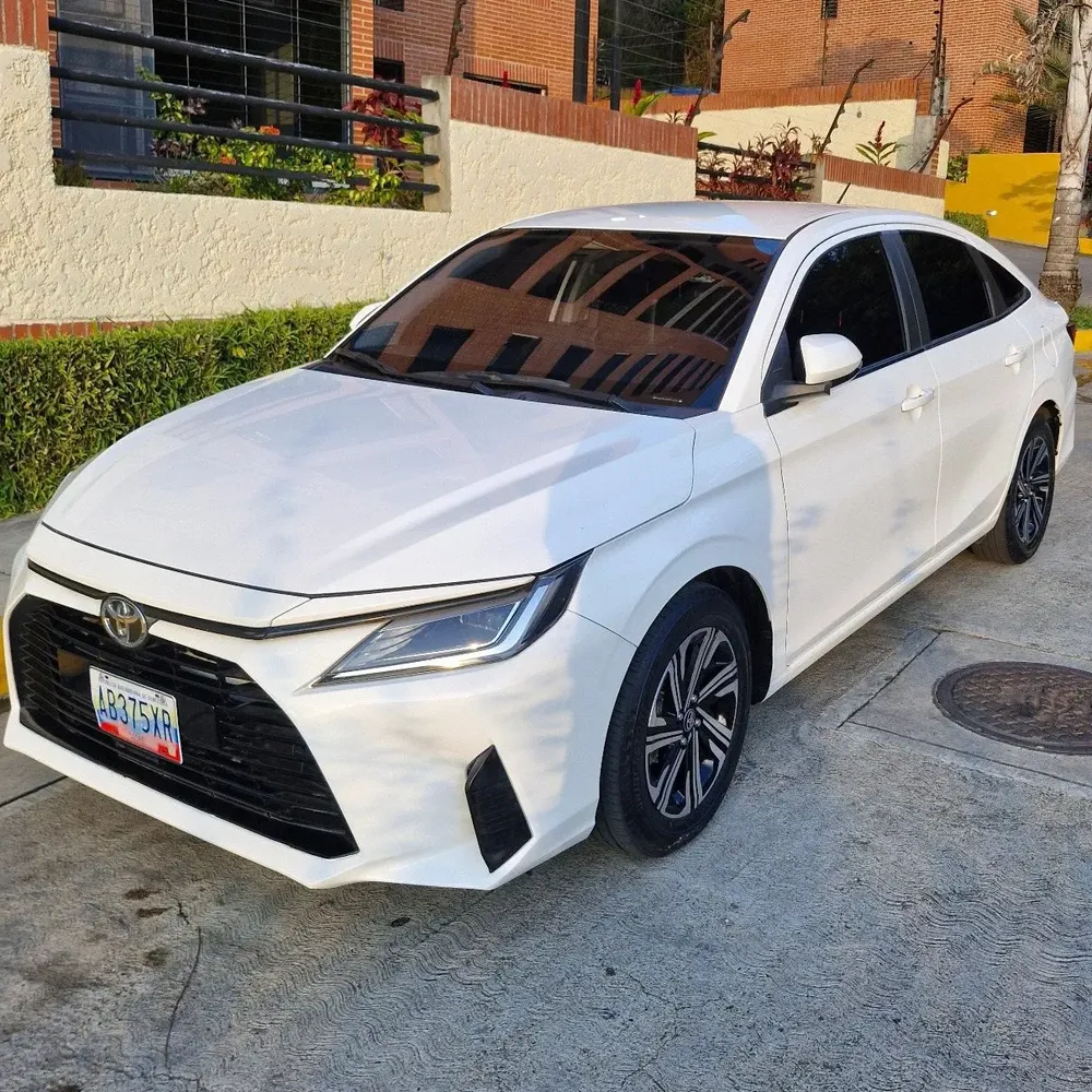 Toyota Yaris G 2023 Blanco Caracas