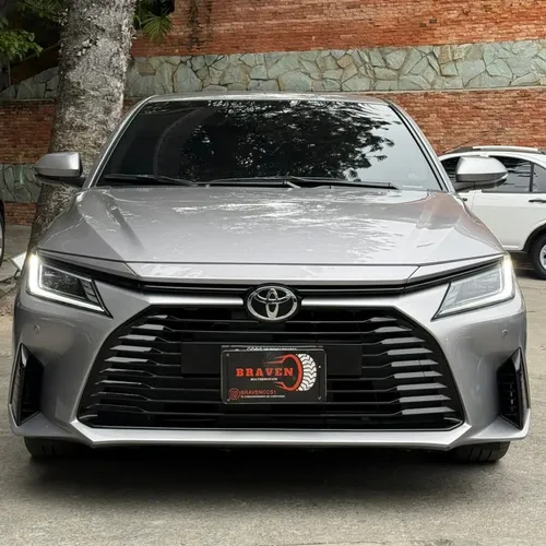 Toyota Yaris G 2024 Plateado Caracas