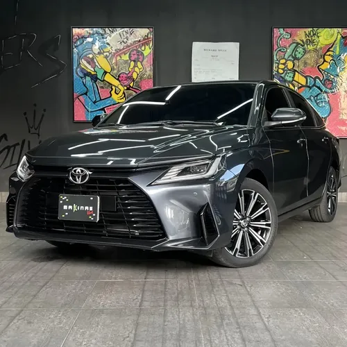 Toyota Yaris G 2024 Gris Caracas