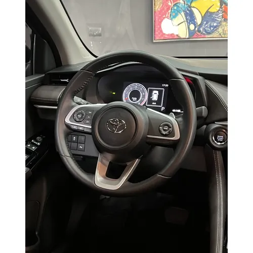 Toyota Yaris G 2024 Gris Caracas