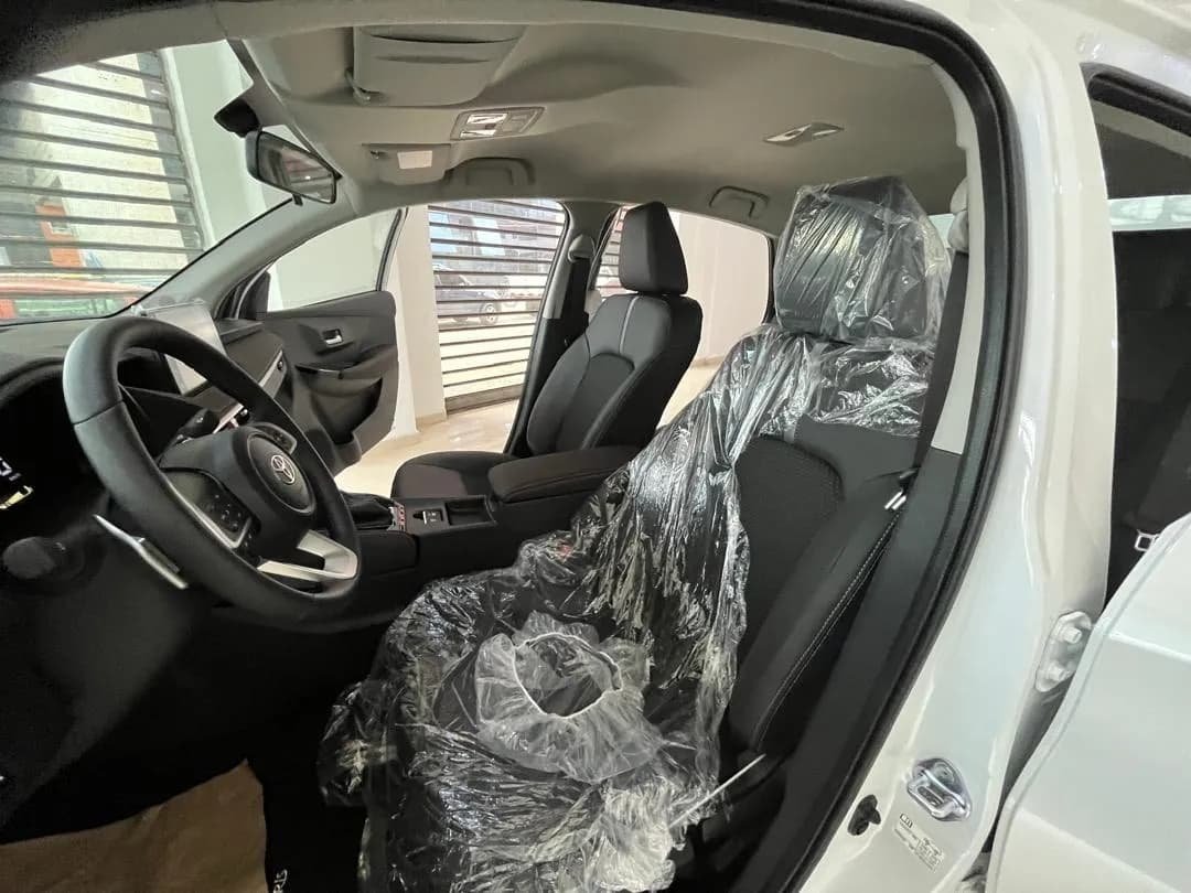 Toyota Yaris G 2024 Blanco