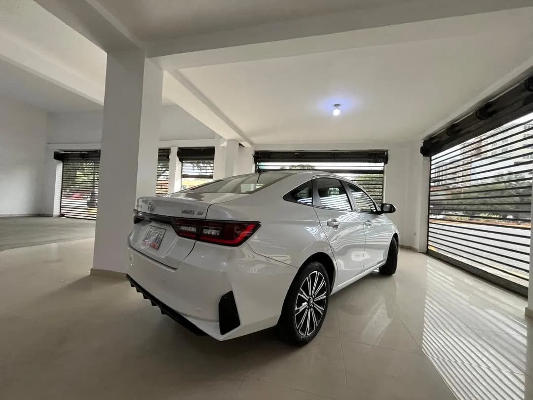 Toyota Yaris G 2024 Blanco