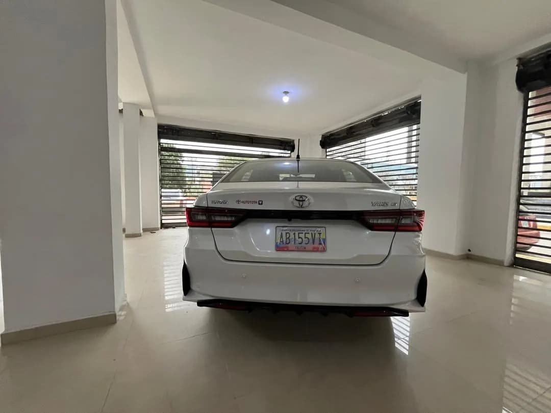 Toyota Yaris G 2024 Blanco