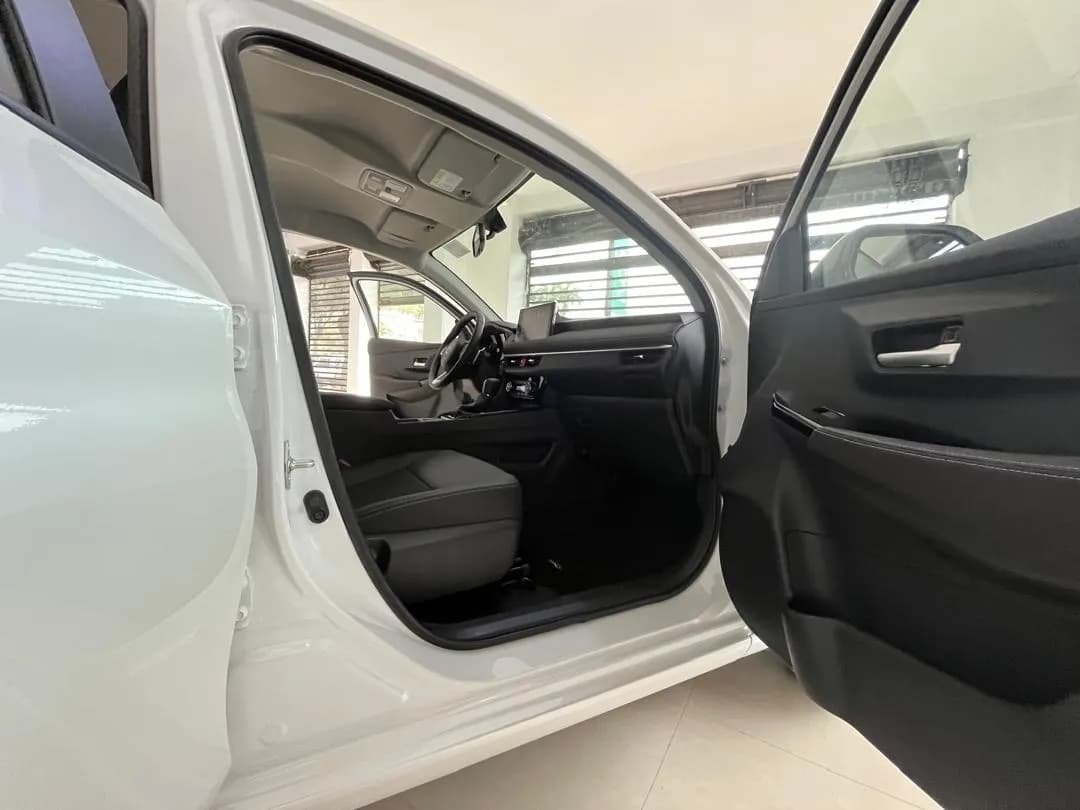 Toyota Yaris G 2024 Blanco