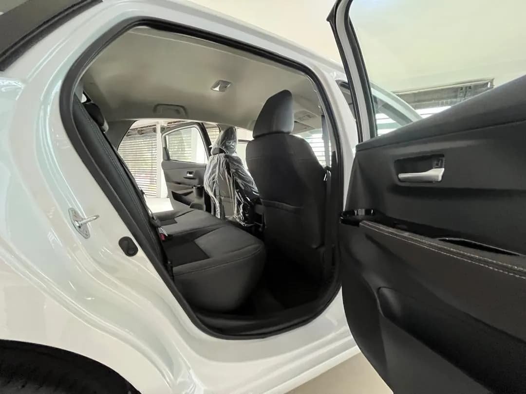 Toyota Yaris G 2024 Blanco