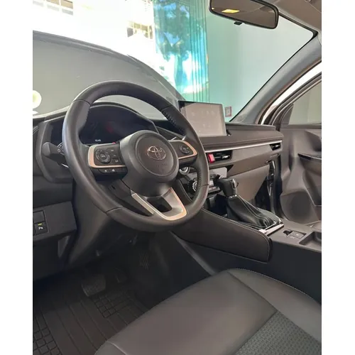 Toyota Yaris G 2025 Gris Caracas