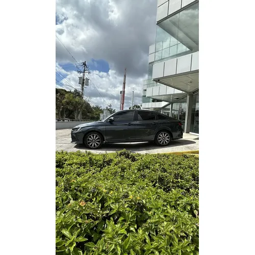 Toyota Yaris G 2025 Gris Los Teques