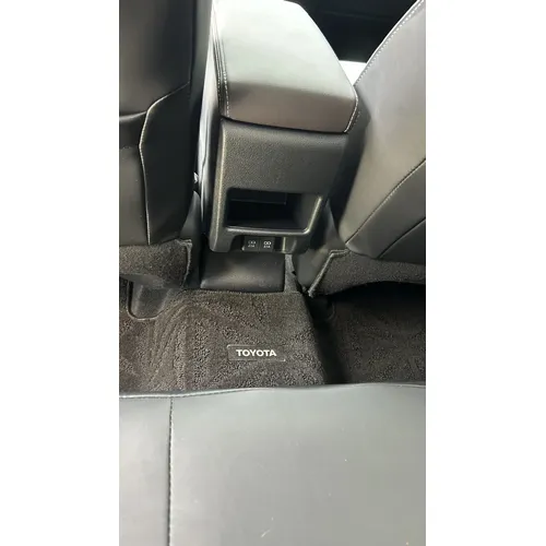 Toyota Yaris G 2025 Gris Los Teques