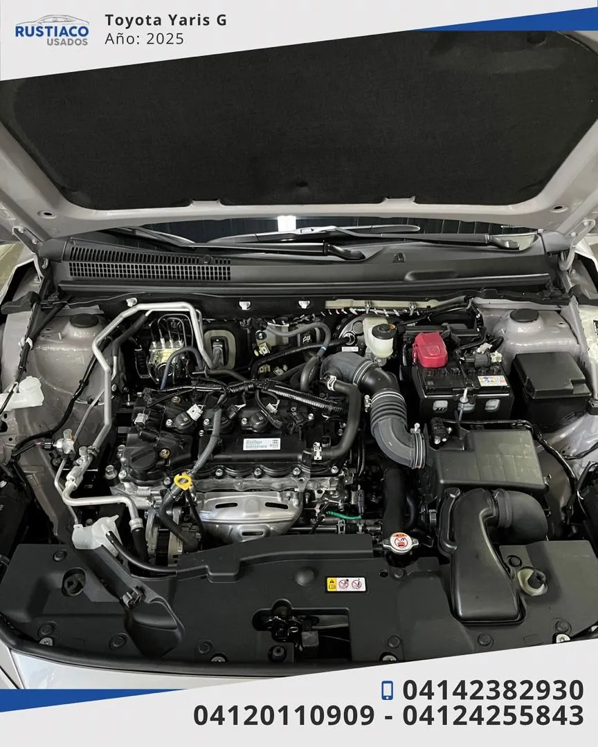 Toyota Yaris G 2025 sedan plateado9
