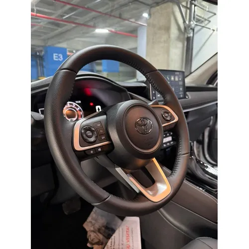 Toyota Yaris 2026 Blanco Caracas