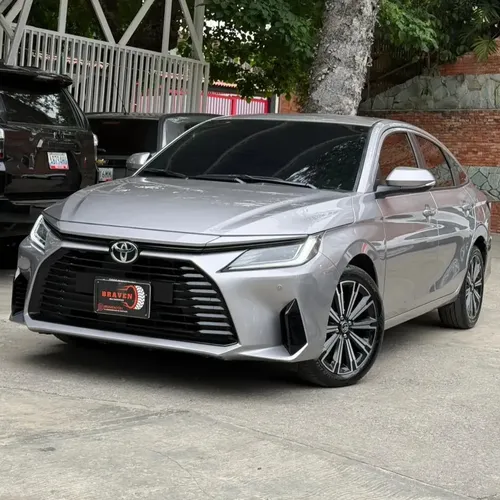 Toyota Yaris G 2024 Plateado Caracas