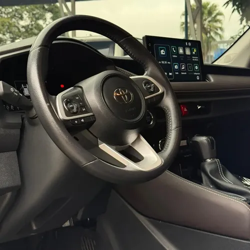 Toyota Yaris G 2024 Plateado Caracas