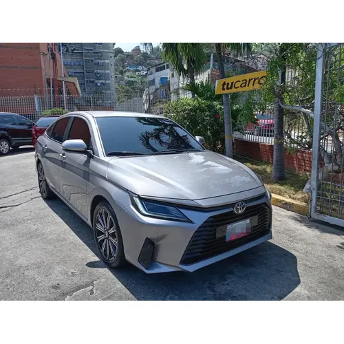 Toyota Yaris G 2025 Plateado