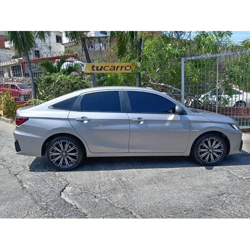 Toyota Yaris G 2025 Plateado