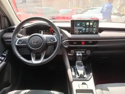 Toyota Yaris G 2025 Plateado