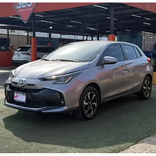 Toyota yaris S 2023 Gris Lechería