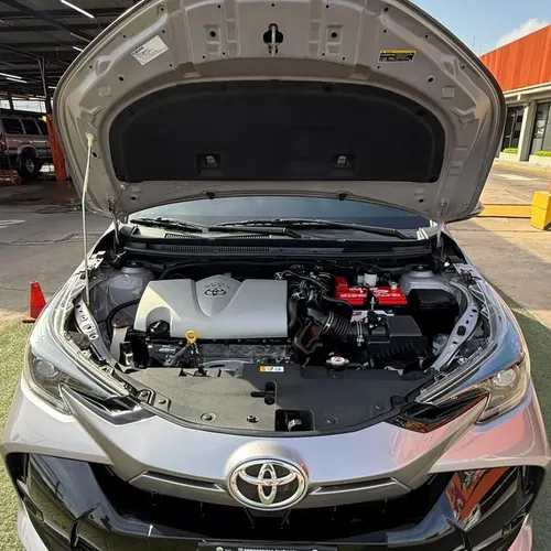 Toyota yaris S 2023 Gris Lechería