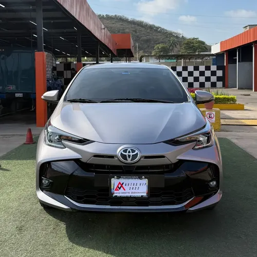 Toyota yaris S 2023 Gris Lechería