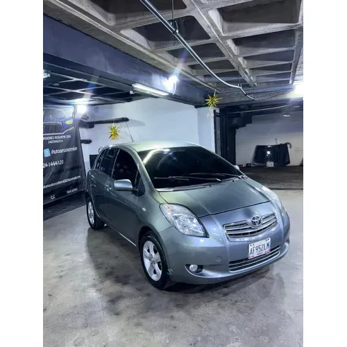 Toyota Yaris 2006 Plateado Caracas