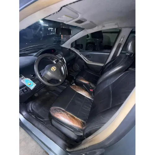 Toyota Yaris 2006 Plateado Caracas