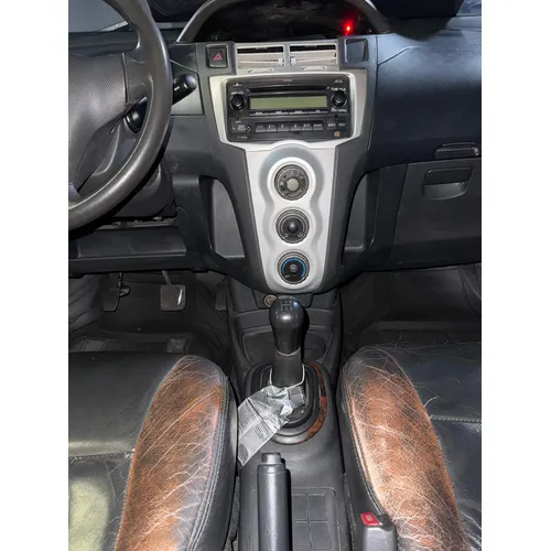 Toyota Yaris 2006 Plateado Caracas