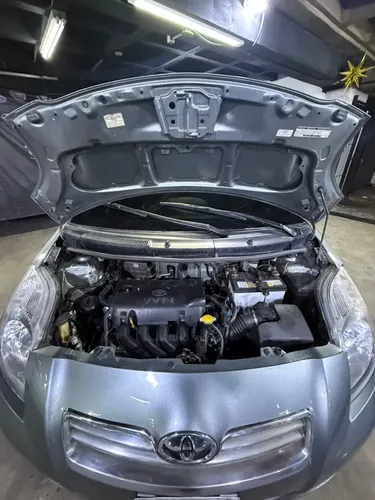 Toyota Yaris 2006 Plateado Caracas