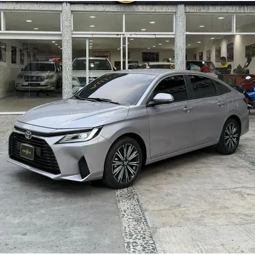 Toyota Yaris G 2023 Plateado Caracas
