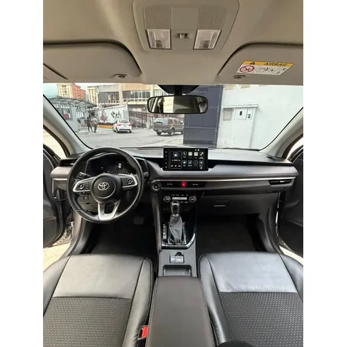 Toyota Yaris G 2023 Plateado Caracas