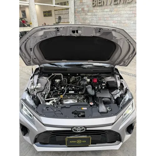 Toyota Yaris G 2023 Plateado Caracas