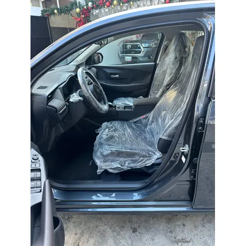Toyota Yaris E 2026 Gris Caracas