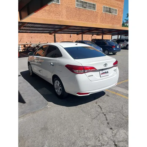 Toyota Yaris G 2020 Blanco Caracas