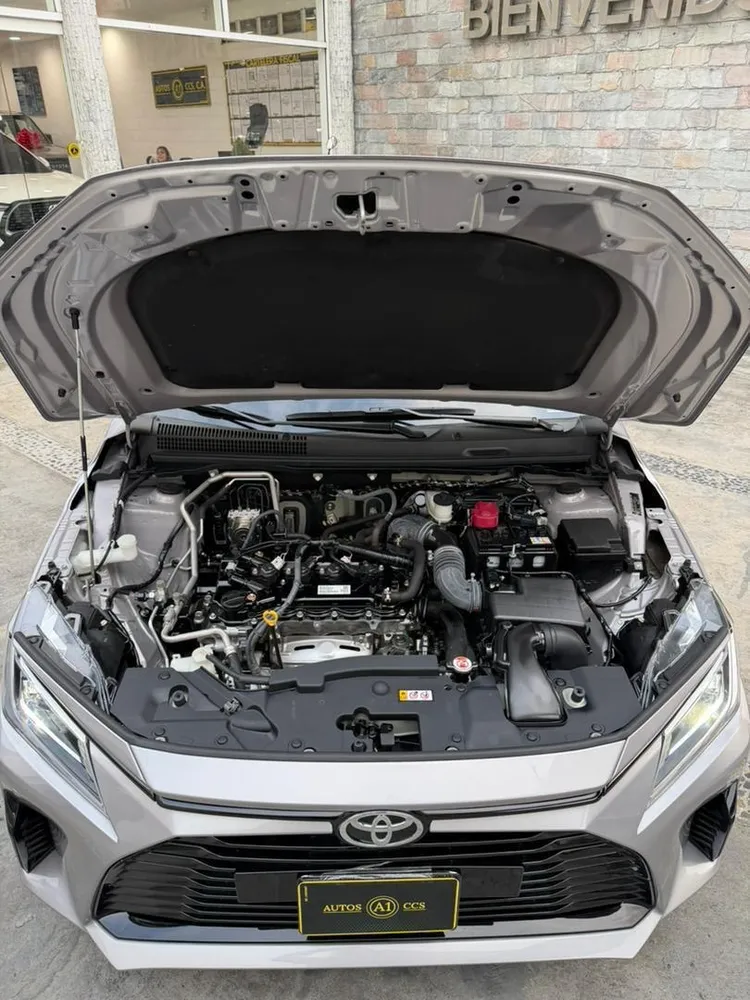 Toyota Yaris G 2023 Plateado Caracas