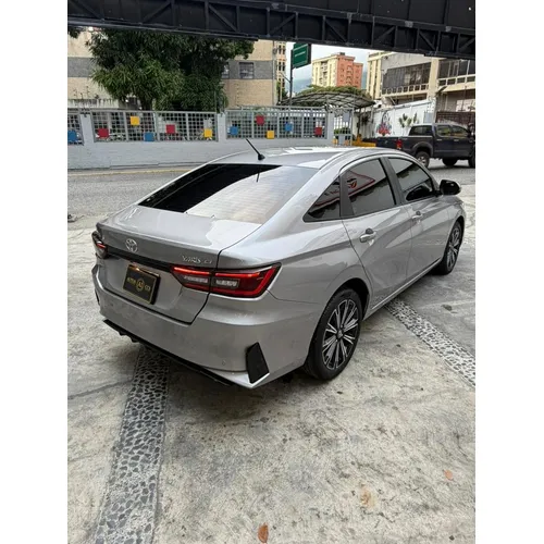 Toyota Yaris G 2023 Plateado Caracas