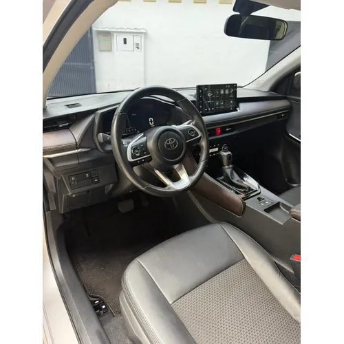 Toyota Yaris G 2023 Plateado Caracas