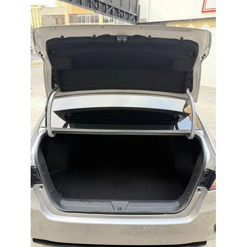Toyota Yaris G 2023 Plateado Caracas
