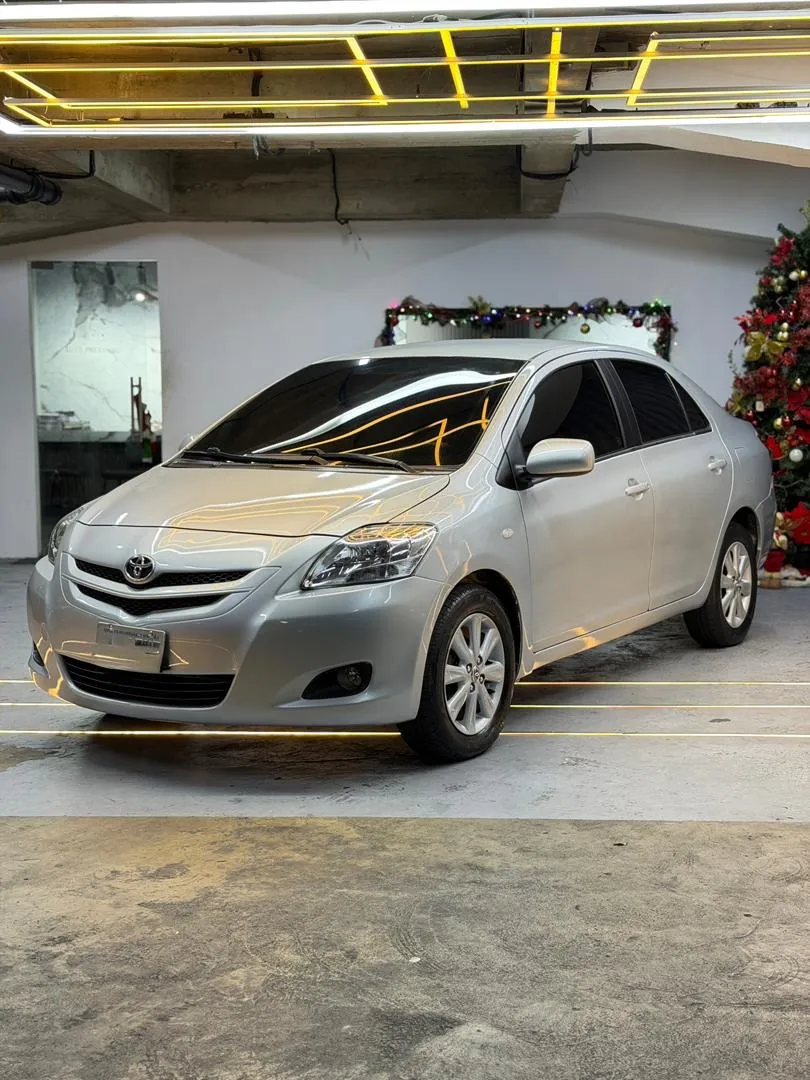Toyota Yaris Sinc 2009 Plateado Caracas