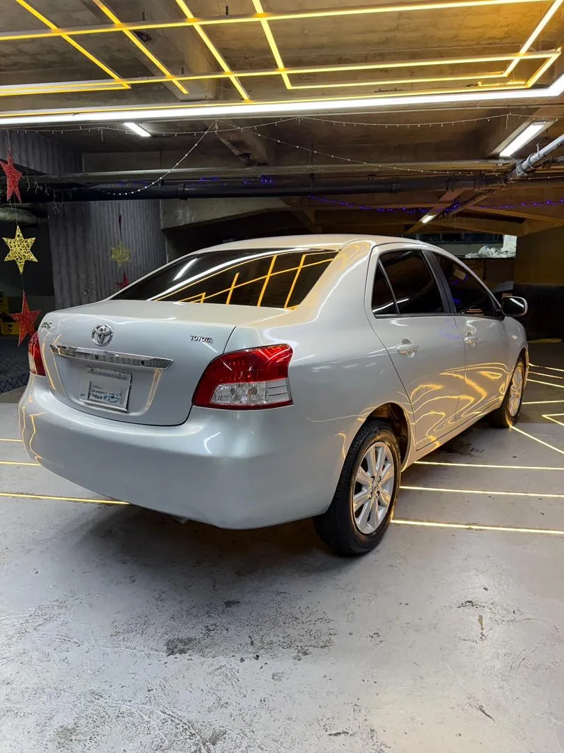 Toyota Yaris Sinc 2009 Plateado Caracas
