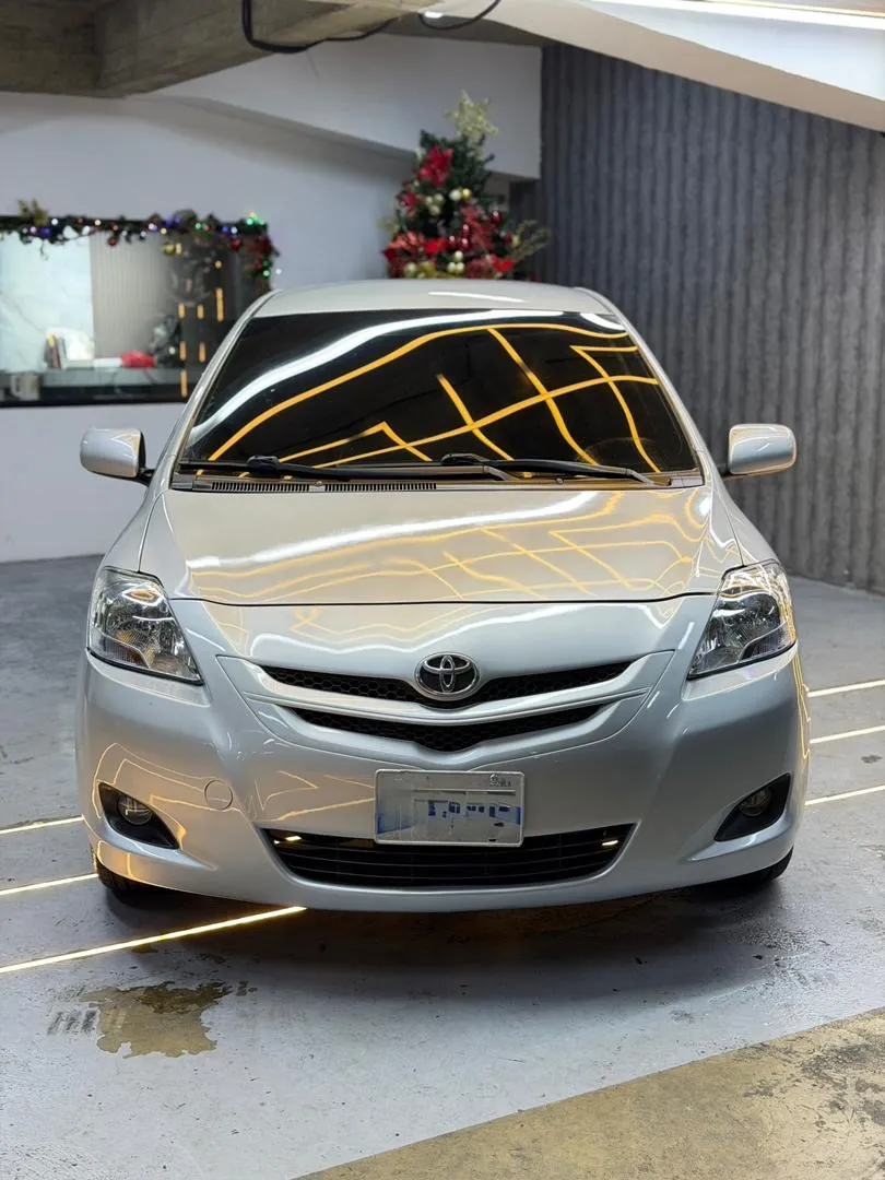 Toyota Yaris Sinc 2009 Plateado Caracas