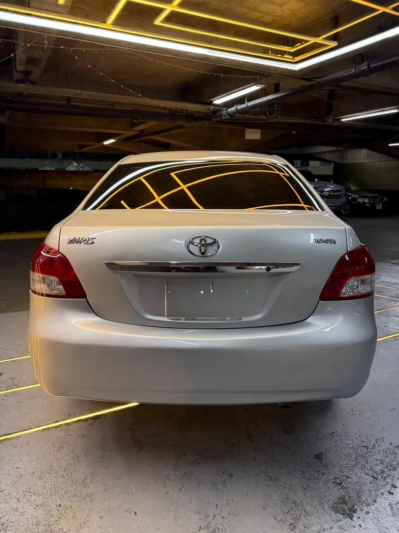 Toyota Yaris Sinc 2009 Plateado Caracas