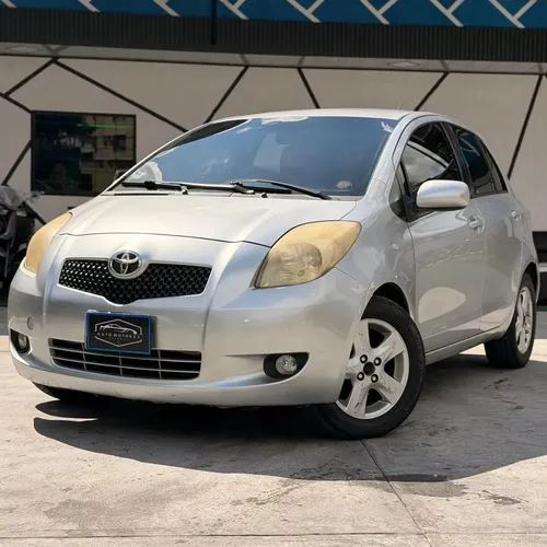 Toyota Yaris 2008 Plateado Caracas